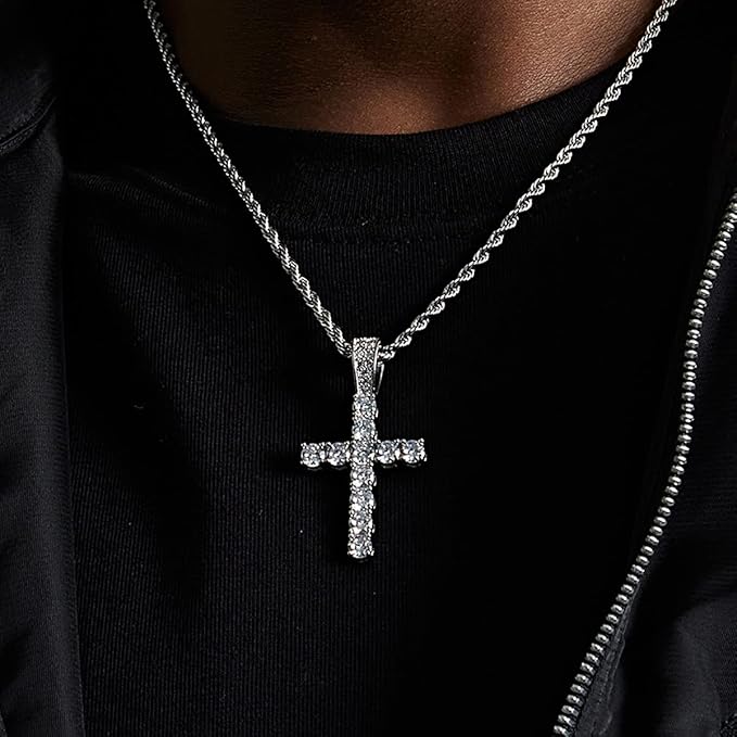Leo | Kette mit Kreuz-Anhänger und Strass